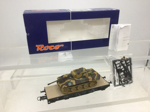 Roco 66386 HO Gauge DR Flat Wagon with Panther Tank Load