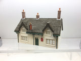 Hornby R8705 OO Gauge Skaledale The Saracen's Head Pub (Unboxed),Hampshire Models 