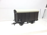 Bachmann 38-075 OO Gauge 12t Southern Plywood Panel Vent Van SR Brown 54409