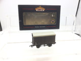Bachmann 38-075 OO Gauge 12t Southern Plywood Panel Vent Van SR Brown 54409