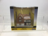 Graham Farish 42-124 N Gauge Village Pub,Hampshire Models 