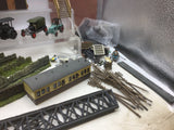 Job Lot of Assorted OO/HO Gauge Buildings and Accessories (L1)
