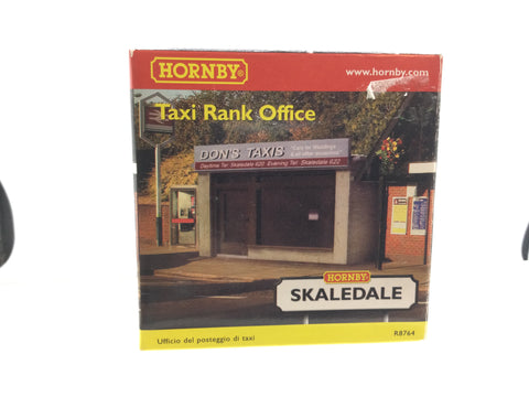 Hornby R8764 OO Gauge Taxi Rank Office