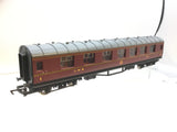 Hornby R1104 OO Gauge Night Scot Stanier 1st/3rd Coach 4077
