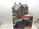 Hornby R8627 OO Gauge Skaledale Station Row Cottages