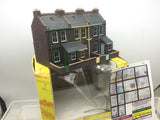 Scenix EM6014 OO Gauge Set of 3 Shops