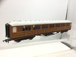 Hornby R4171 OO Gauge LNER Gresley Corridor 1st Coach 22356
