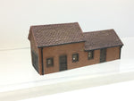 Graham Farish 42-106 N Gauge Red Brick Carthouse and Stables