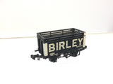 Graham Farish 377-200 N Gauge 8 Plank Wagon w Coke Rail Birley