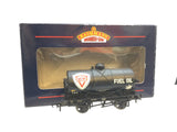 Bachmann 37-658 OO Gauge 14t Tank Wagon Fina Fuel Oil 140
