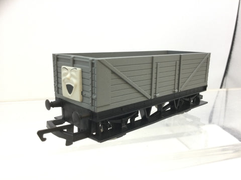 Hornby R9054 OO Gauge Thomas and Friends Troublesome Truck