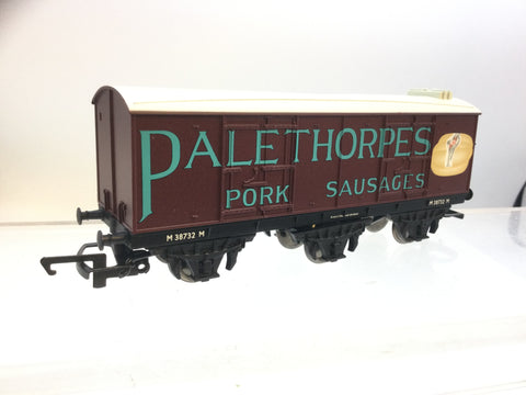 Hornby R6317 OO Gauge 6 Wheel Van Palethorpes