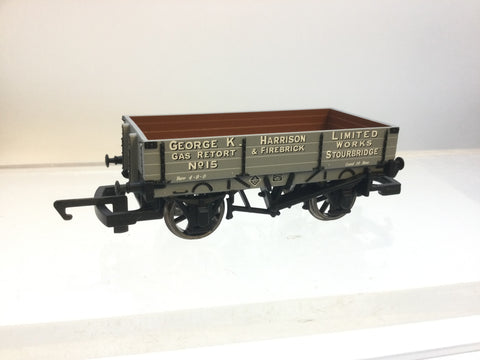 Hornby R6298 OO Gauge 3 Plank Wagon George K Harrison