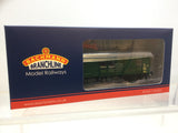 Bachmann 39-527A OO Gauge SR PMV Parcels & Miscellaneous Van BR Green
