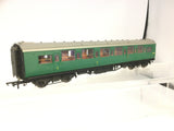 Hornby R4304A OO Gauge BR Green Maunsell Composite Coach S5682S