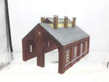 Hornby R8581 OO Gauge Skaledale Double Road Engine Shed
