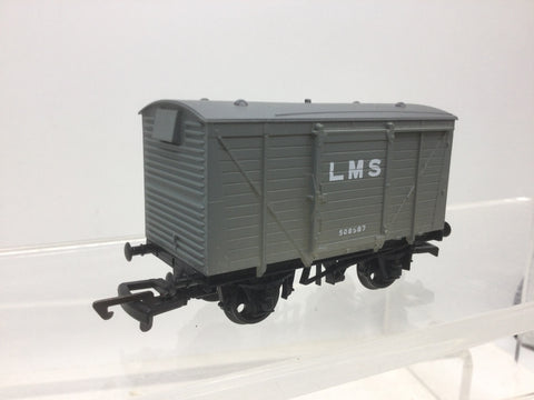Dapol B382 OO Gauge LMS Vent Van Grey 508587