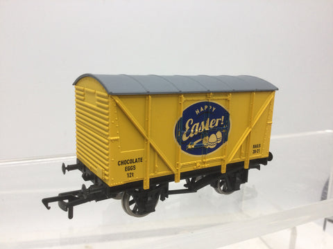 Dapol/Rails OO Gauge 12t Vent Van Happy Easter