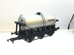 Dapol B1009 OO Gauge Unigate Creameries 6 Wheeled Milk Tanker