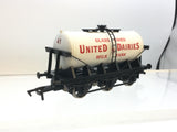 Dapol 4F-031-019 OO Gauge 6 Wheel Tank Wagon United Dairies