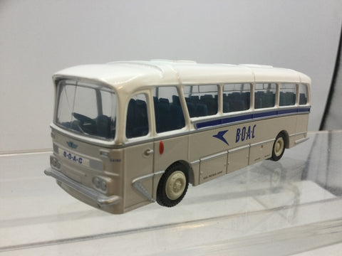 EFE 12306 OO/1:76 Gauge Harrington Grenadier Bus BOAC