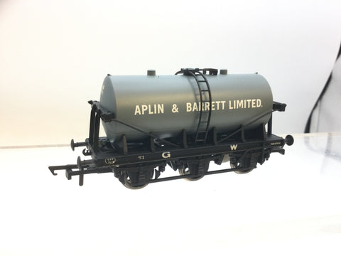 Hornby R6377 OO Gauge GWR 6 Wheel Tank Wagon Aplin & Barrett Ltd (L1)