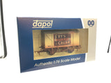 Dapol 4F-012-048 OO Gauge Ventilated Van Frys Chocolate Cream No.1 Weathered