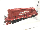 Walthers 931-114 HO Gauge EMD GP9M Diesel Loco CP Rail 1522