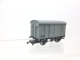 Hornby R1075 OO Gauge SR 12t Double Vent Van M16485