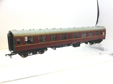 Bachmann 39-026F OO Gauge BR Maroon Mk 1 Corr 2nd Coach W24165