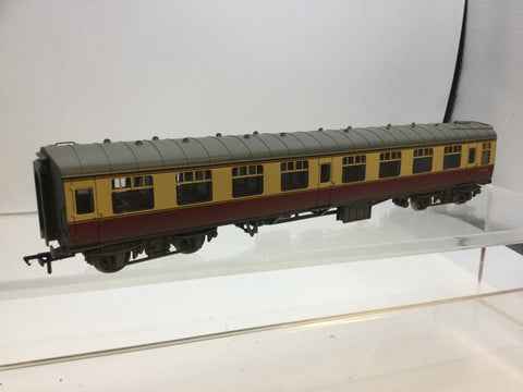 Bachmann 39-027H OO Gauge BR Red/Cream Mk1 Corr 2nd Coach W24166 Weathered