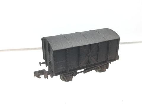 Dapol 2F-013-066 N Gauge GWR Gunpowder Van W105730 Weathered