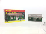 Hornby R8990 OO Gauge Skaledale Cricket Club