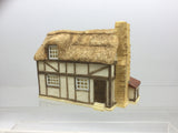 Hornby R8500 OO Gauge Skaledale Poachers Rest
