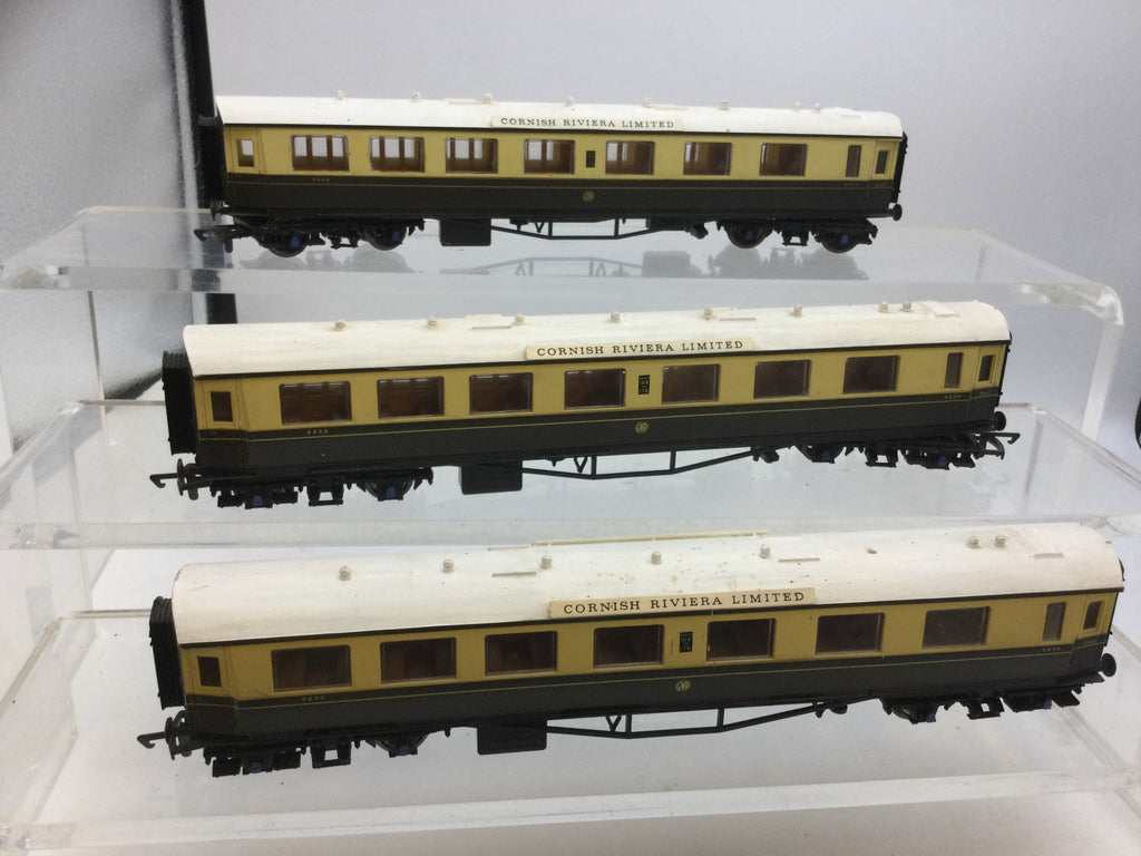Dapol OO Gauge GWR Centenary Coach X5 dapol-oo-gauge-gwr-centenary-coach-x5