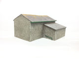 Hornby R8607 OO Gauge Skaledale Home Farm Cattle Shed