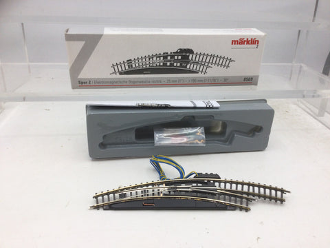 Marklin 8569 Z Gauge Right Hand Curved Electric Turnout 195mm Radius 30 Degree