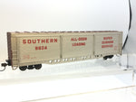 Bachmann 18104 HO Gauge All Door Box Car Southern 8824