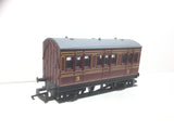 Hornby R468 OO Gauge LMS Maroon 4 Wheel Coach