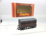 Hornby R468 OO Gauge LMS Maroon 4 Wheel Coach