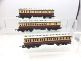 Hornby R1089 OO Gauge Red/Cream Clerestory Coach x3