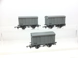 Hornby R1075 OO Gauge SR 12t Double Vent Van M16485 x3