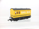 Hornby R296 OO Gauge Track Cleaning Coach (L2)