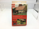 Busch 1524 HO/OO Gauge Old Well with Flower Pot Kit