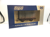 Dapol 4F-011-045 OO Gauge Ventilated Van BR Grey M183326 Weathered