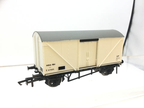 Hornby R6638A OO Gauge BR 12t Fish Van E87005