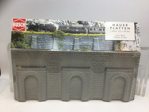 Busch 7032 HO/OO Gauge 2 Walls with Supports (Dark Grey Stone)