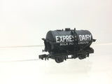 Peco NR-P168 N Gauge Milk Tank Wagon Express Dairies