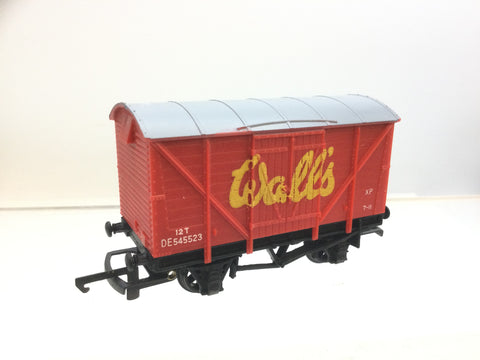 Wrenn W4318P OO Gauge Ventilated Van Walls (Red)