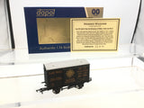 Dapol/Wessex Wagons OO Gauge Vent Van Hall's Pale Ale Brewery, Alton